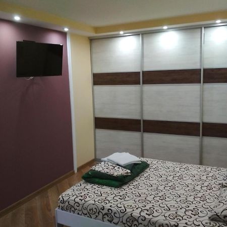 Apartments In The Center Maidan Rivne Ngoại thất bức ảnh