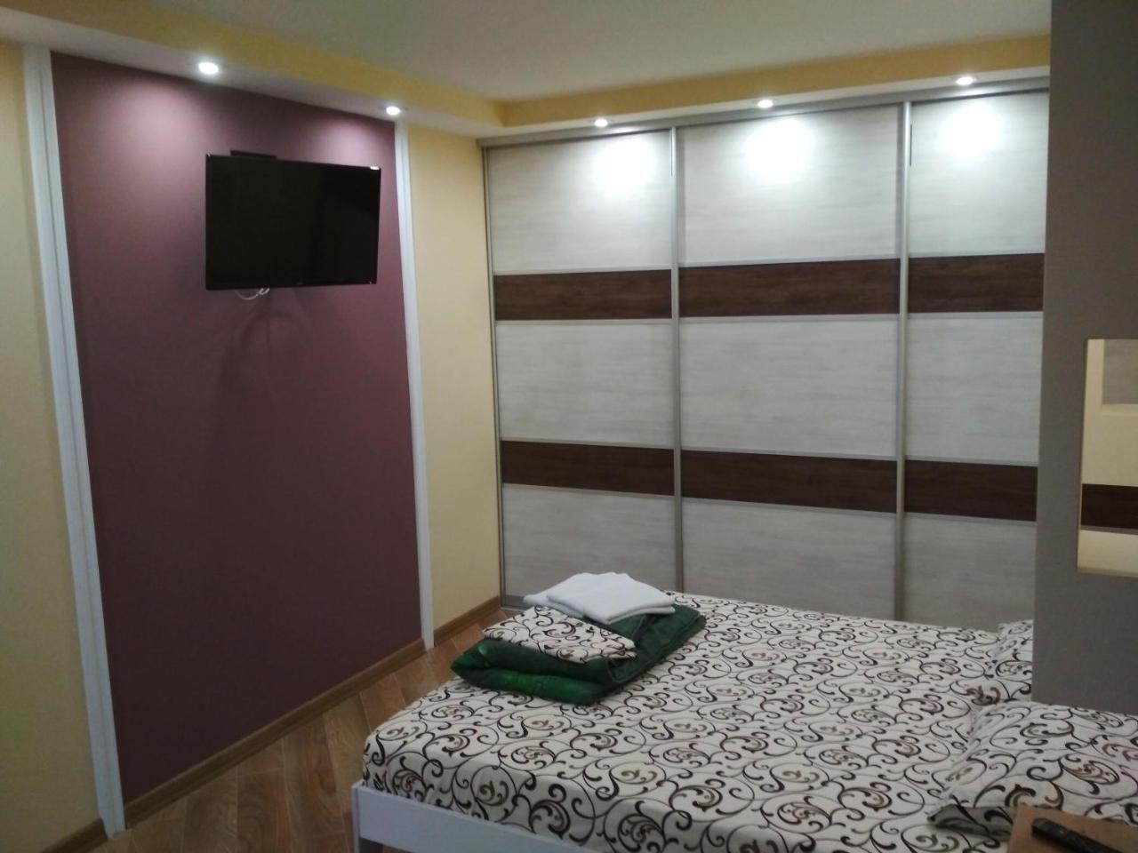 Apartments In The Center Maidan Rivne Ngoại thất bức ảnh